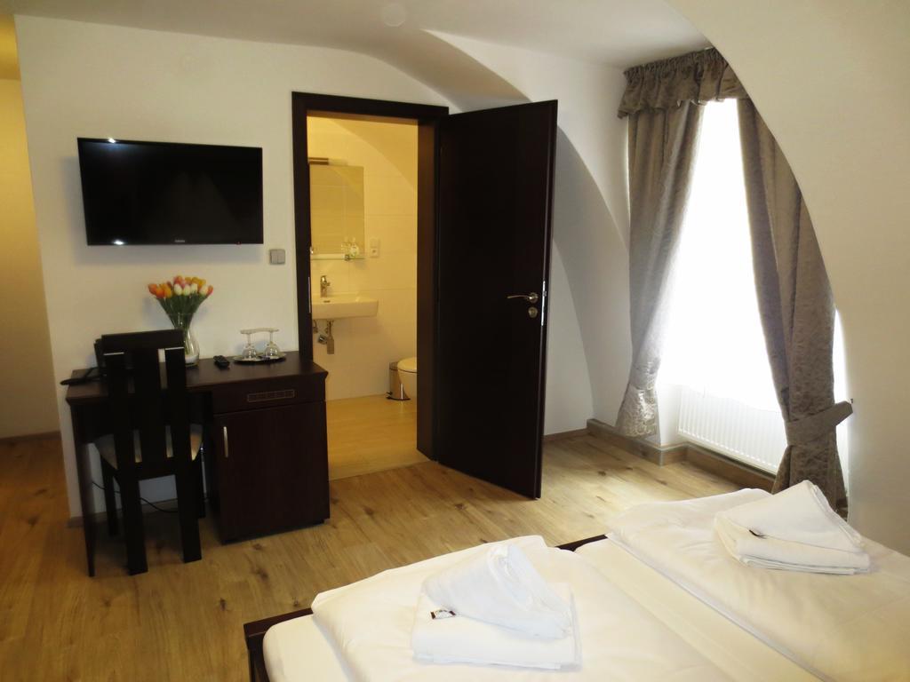 Hotel Hubertus Valtice Kamer foto