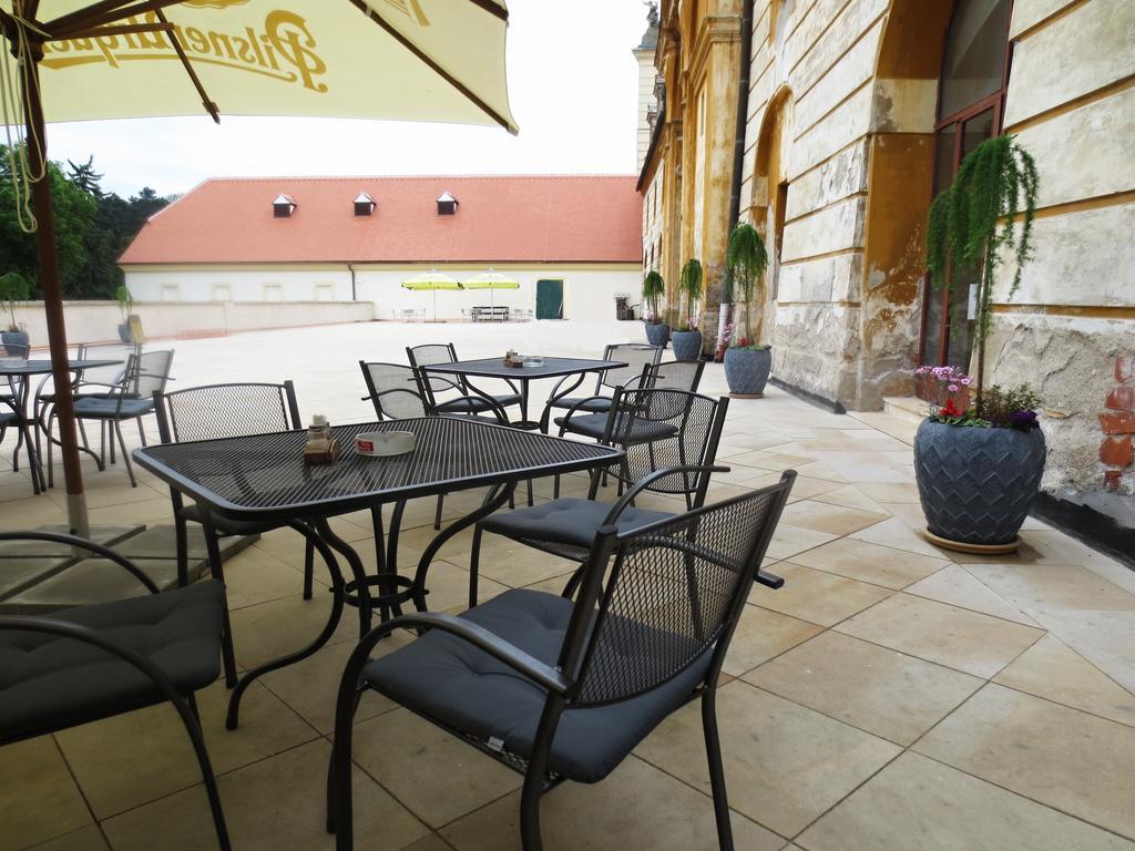 Hotel Hubertus Valtice Buitenkant foto