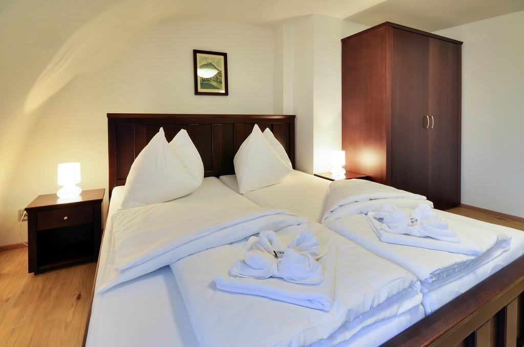 Hotel Hubertus Valtice Buitenkant foto